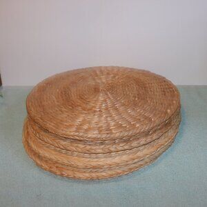 Woven Placemats Set of 4,14" round Rattan Placemats Natural Hand-Wo